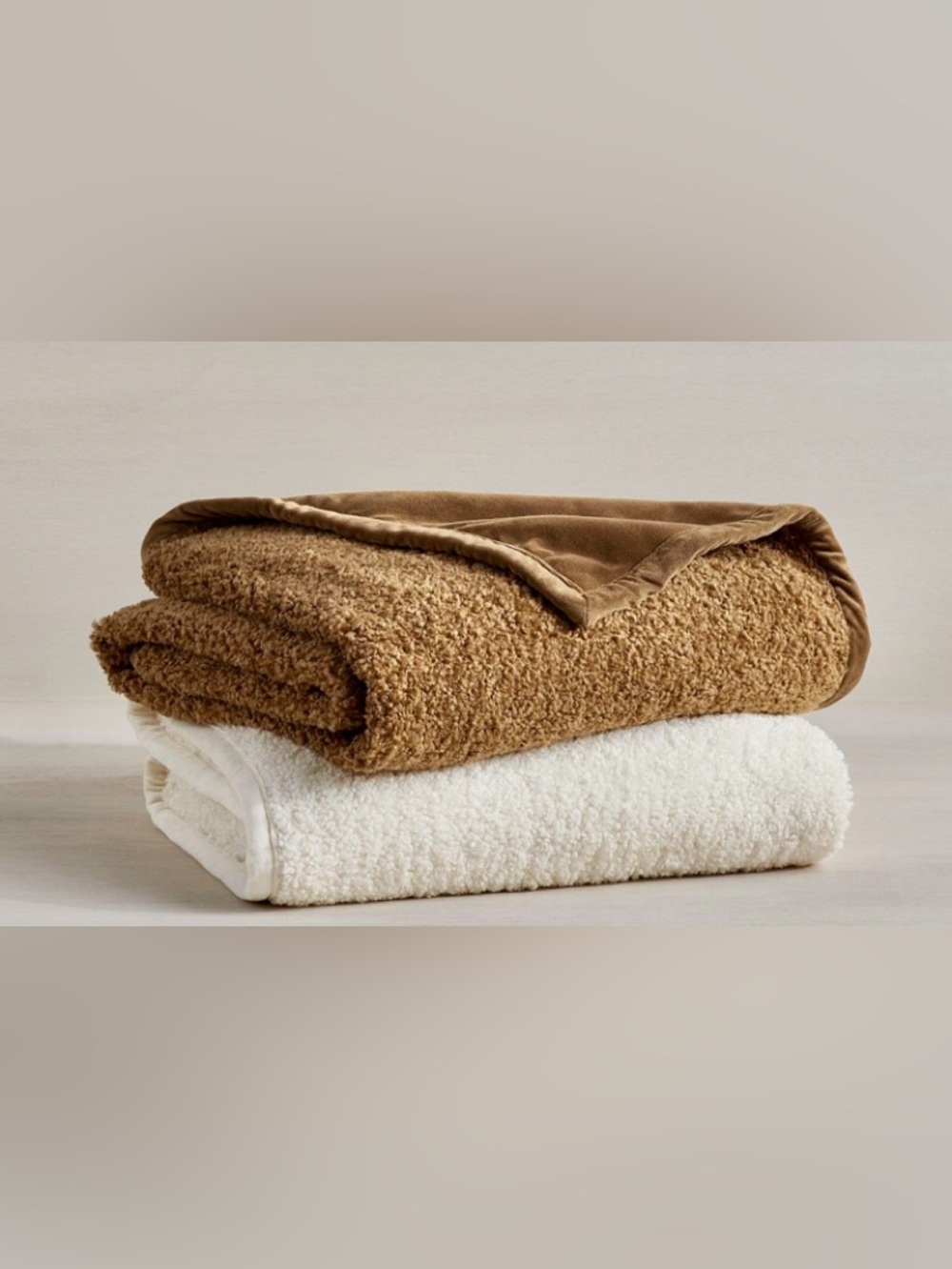 Pottery Barn Cozy Teddy Faux  Fur Throw